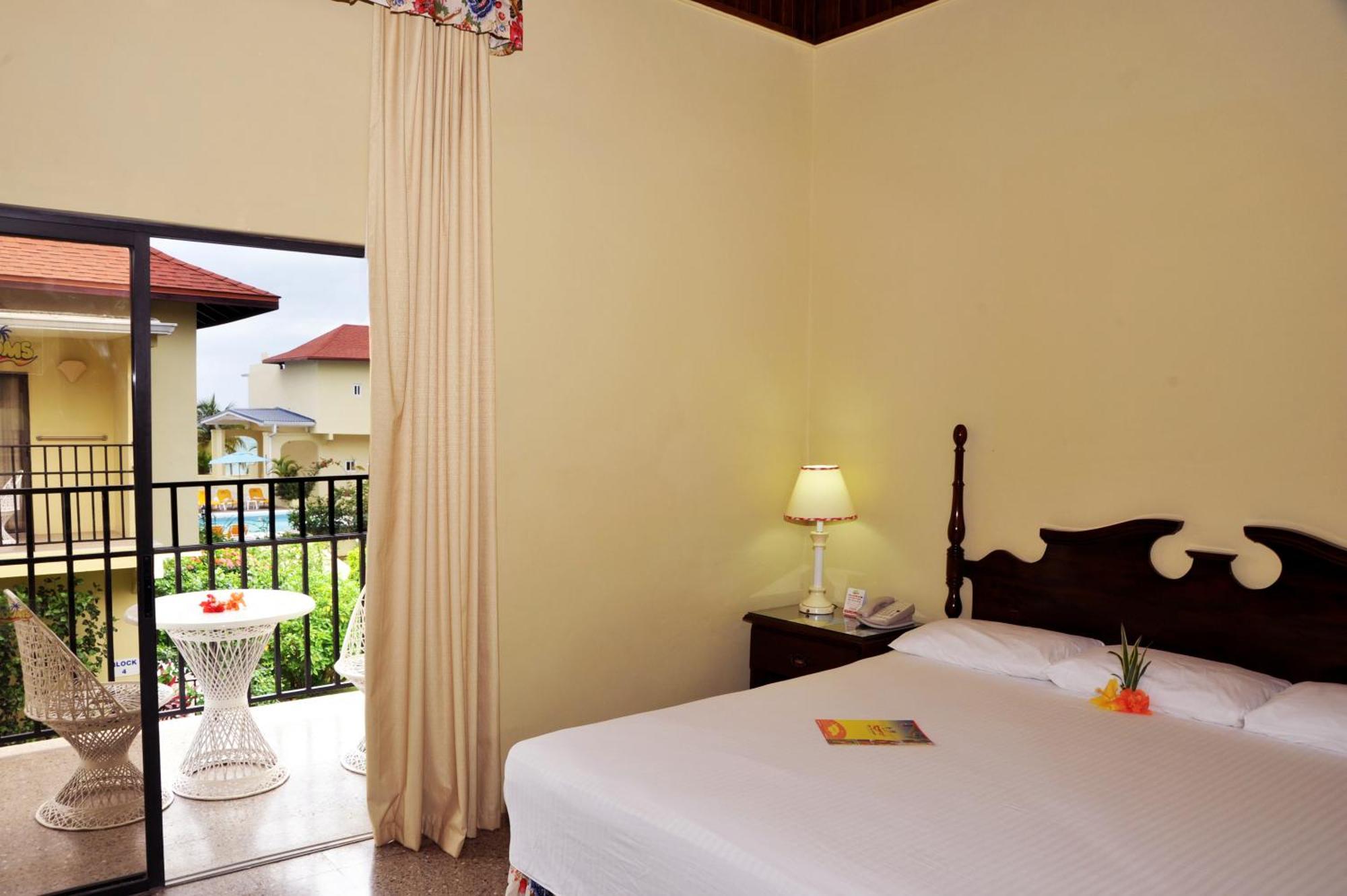 Rooms On The Beach Негрил Экстерьер фото